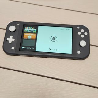 ニンテンドースイッチ(Nintendo Switch)のNintendo Switch Lite(携帯用ゲーム機本体)