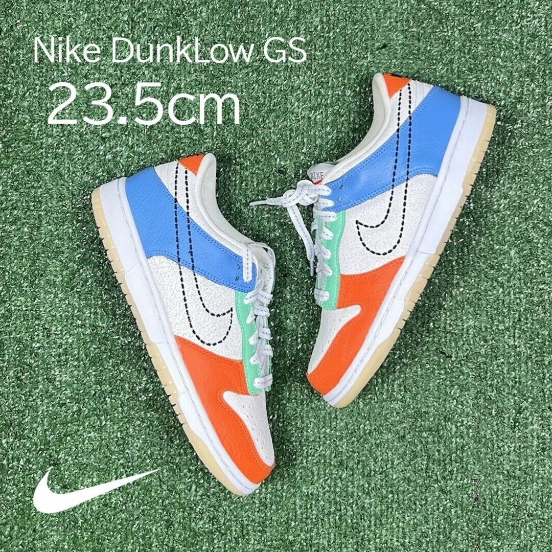 NIKE(ナイキ)の【新品】23.5cm NIKE Dunk Low GS ダンクロー White レディースの靴/シューズ(スニーカー)の商品写真