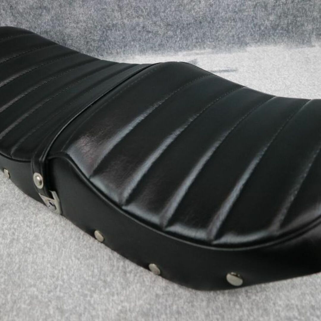 Z250FT タックロール シート 鋲打ち 黒皮 標準 /ボタンの通販 by