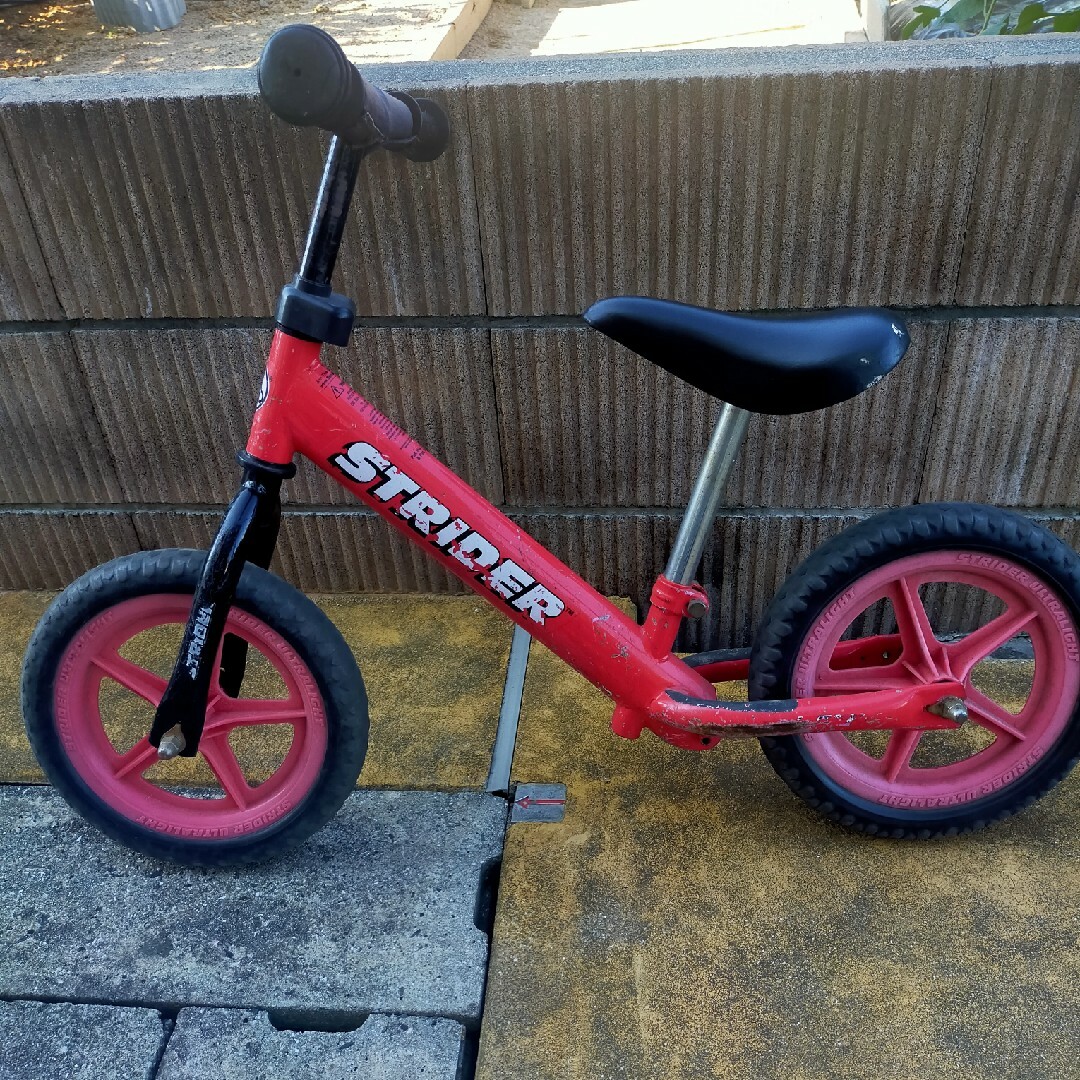 STRIDA - 値下げ!キッズ用ランニングバイク ストライダー 赤 レッドの