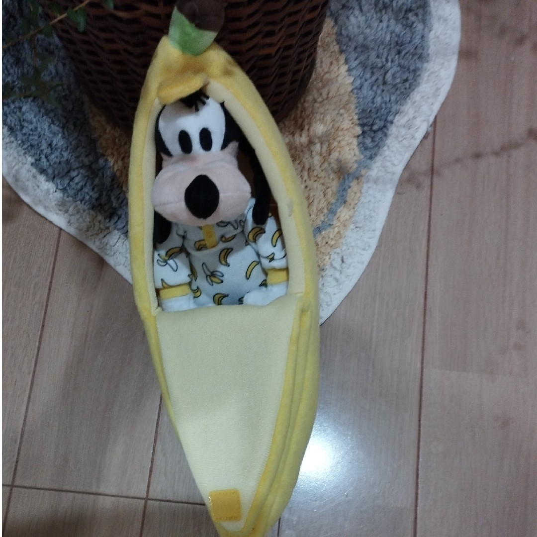 Disney(ディズニー)のディズニー　グーフィー バナナ プラッシュキーチェーン ぬいぐるみ エンタメ/ホビーのおもちゃ/ぬいぐるみ(ぬいぐるみ)の商品写真