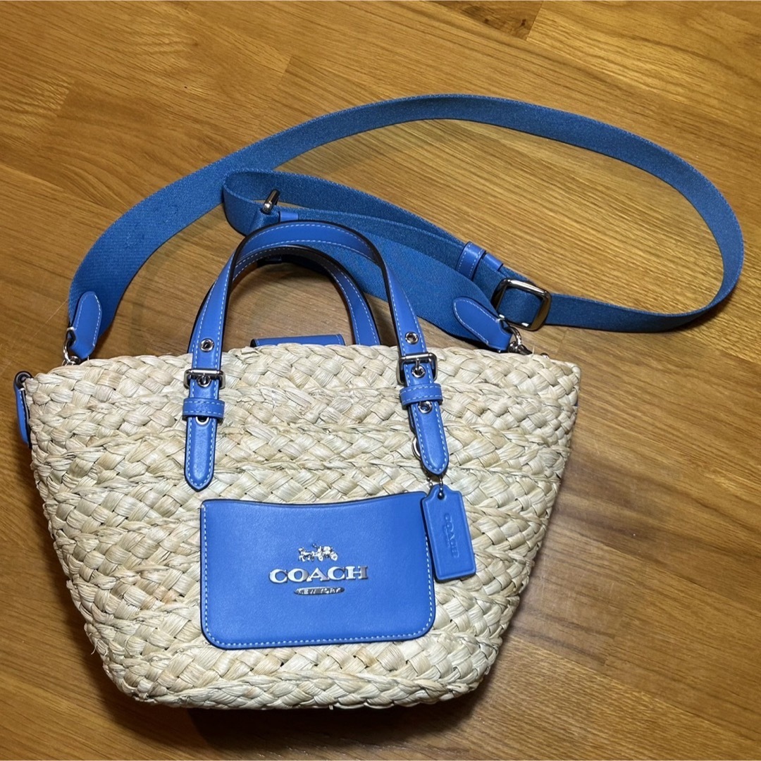 新品未使用　COACH カゴバッグ　青　夏　ブルー　ストロー　流行り | フリマアプリ ラクマ