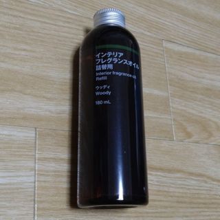 ムジルシリョウヒン(MUJI (無印良品))の無印良品　フレグランスオイル　Woodyウッディ　180ml(その他)