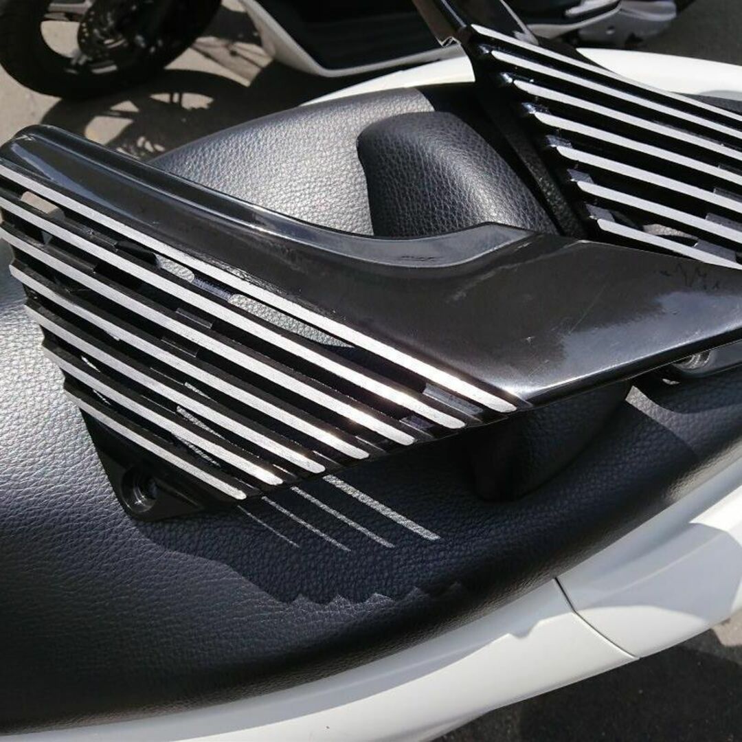 ゼファー１１００　純正　型　アルフィン　// 黒 ノーマル サイドカバー 自動車/バイクのバイク(パーツ)の商品写真
