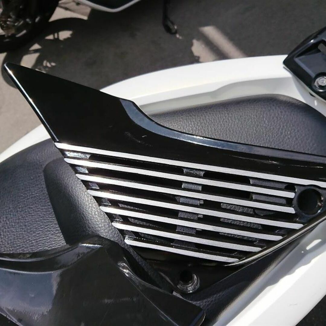 ゼファー1100 純正 型 アルフィン // 黒 ノーマル サイドカバー