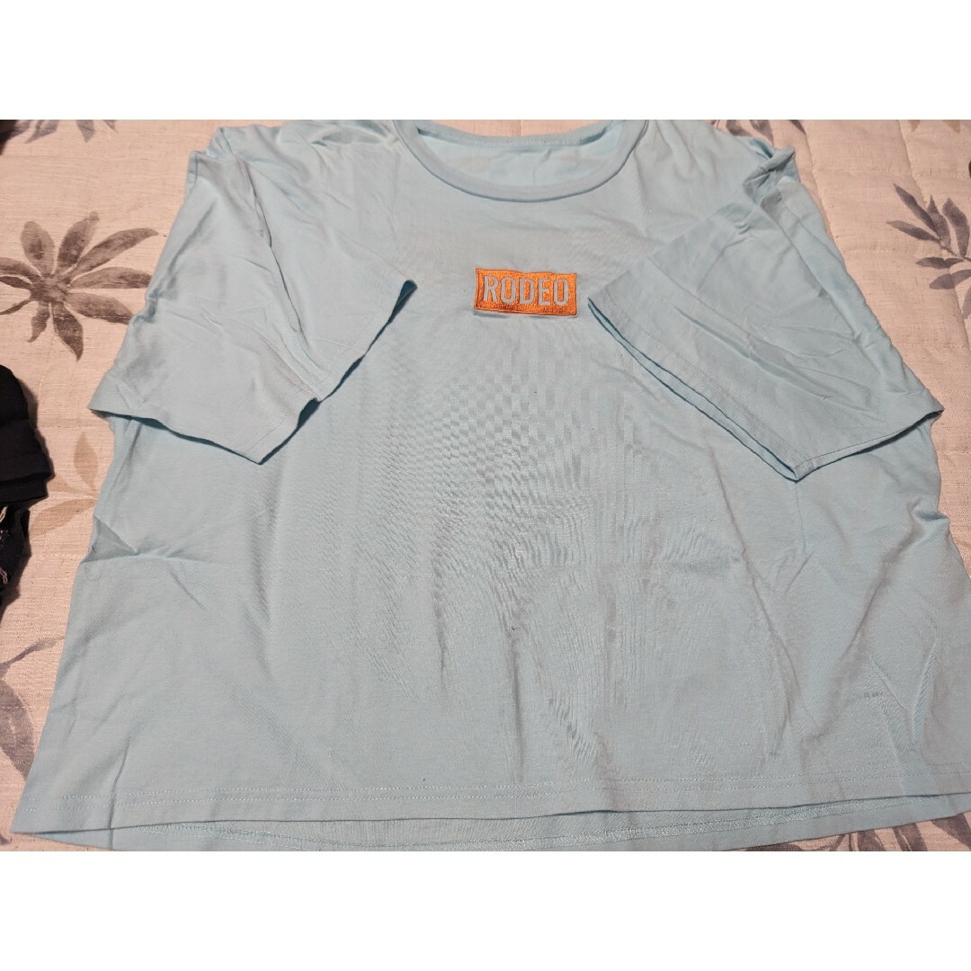 RODEO CROWNS(ロデオクラウンズ)のネオン3D刺繍Tシャツ レディースのトップス(Tシャツ(半袖/袖なし))の商品写真