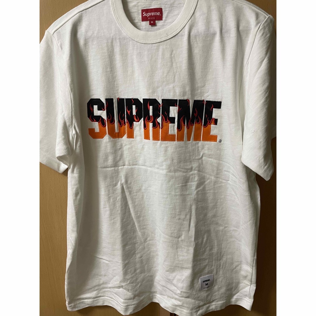 【新品未使用】シュプリーム Supreme トップス Tシャツ M ロゴ 炎