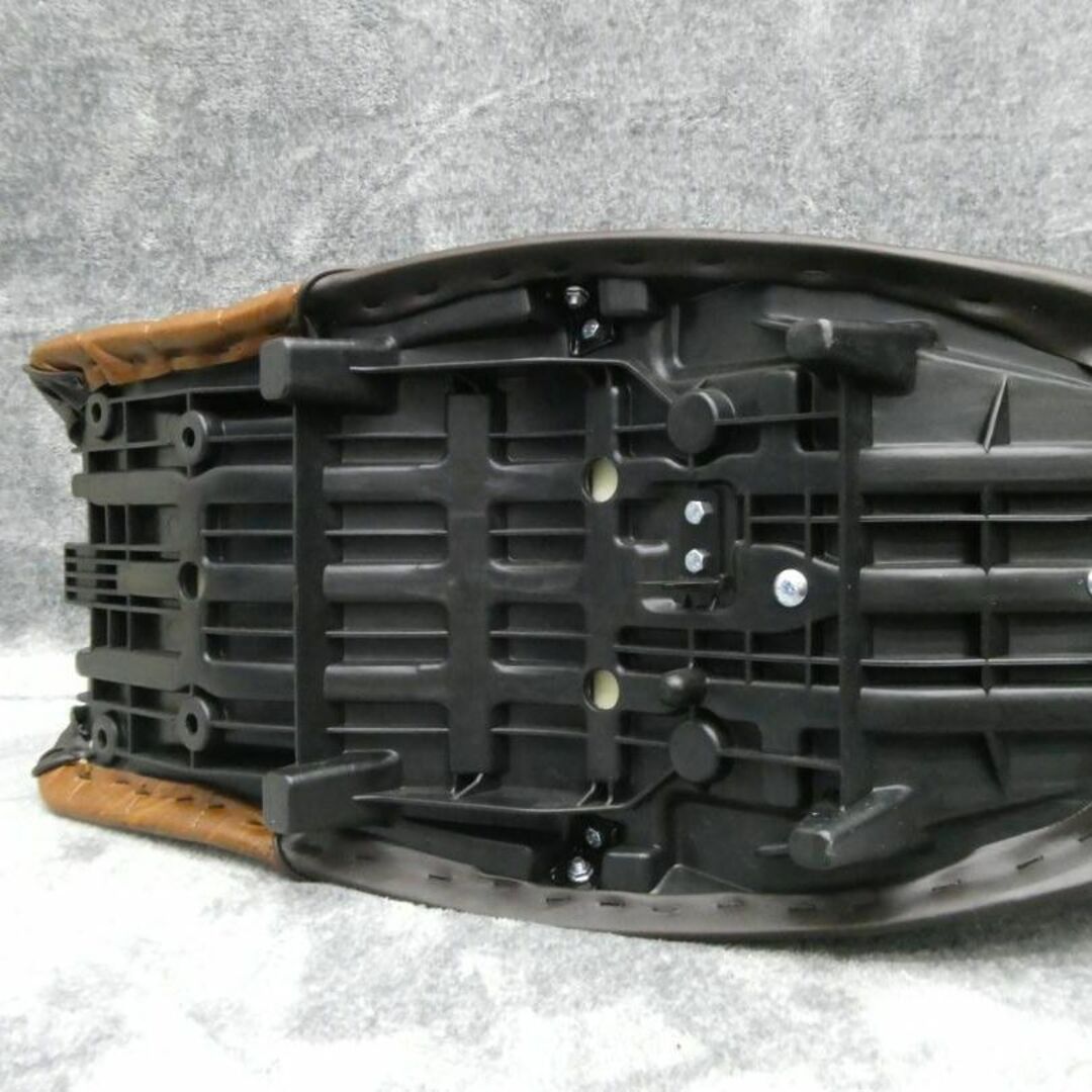 XJR400R 後期 茶ツートン 60cm 三段シート/ブラウン XJR400R 後期 茶ツートン 60cm 三段シート/ブラウン