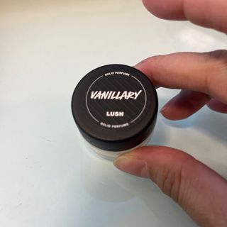 ラッシュ(LUSH)のLUSH VANILLARY(香水(女性用))