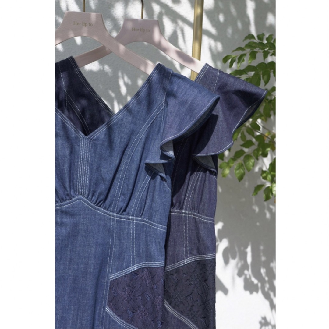 Herlipto Ruffled Shoulder Denim Dress - ひざ丈ワンピース