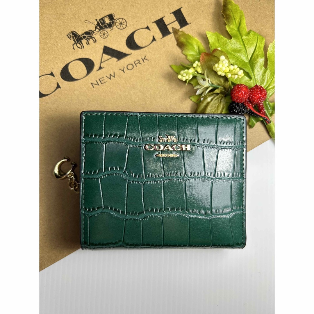 COACH - 新品 未使用 コーチ グリーンクロコダイル二つ折り財布の通販