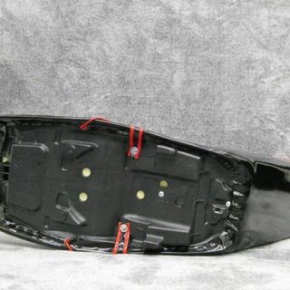 NC39 NC42 黒赤エナ 三段シート 50cm/ CB400SFの通販 by