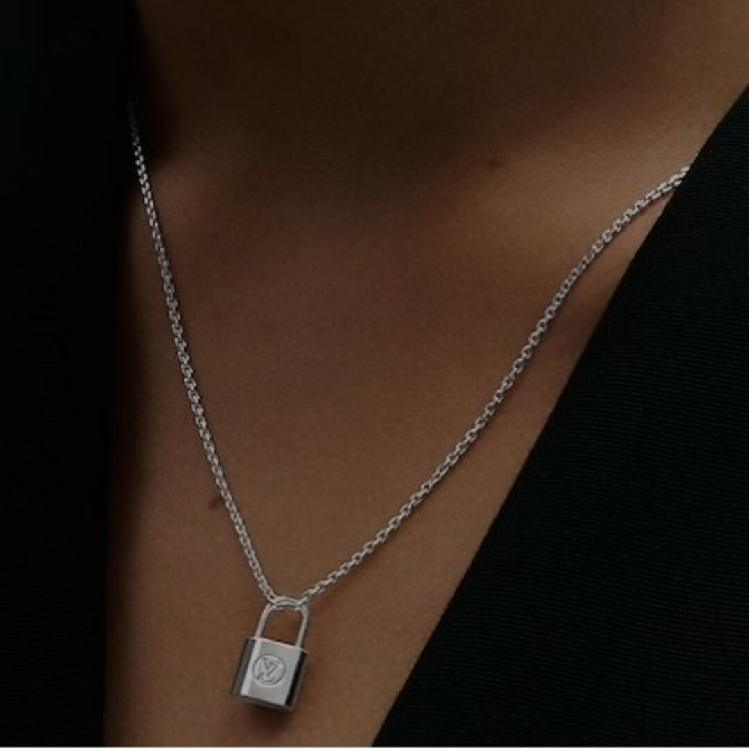 LOUIS VUITTON Silver Lockit Pendant Q93559 Sterling Silver Chain Necklace  w/ Box