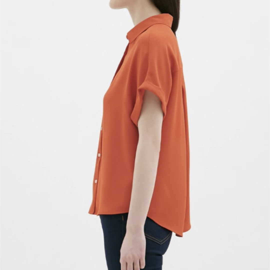 GU(ジーユー)のLサイズ　GU エアリーシャツ　オレンジ レディースのトップス(シャツ/ブラウス(半袖/袖なし))の商品写真