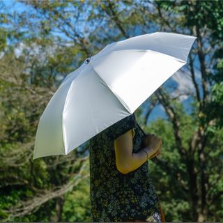 モンベル(mont bell)の【新品未使用】モンベル　日傘　晴雨兼用傘　サンブロックアンブレラ【人気商品】(登山用品)