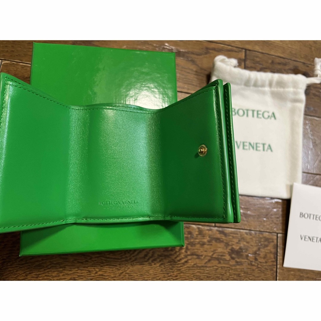 Bottega Veneta(ボッテガヴェネタ)のボッテガヴェネタ　三つ折り財布　パラキート　美品 レディースのファッション小物(財布)の商品写真