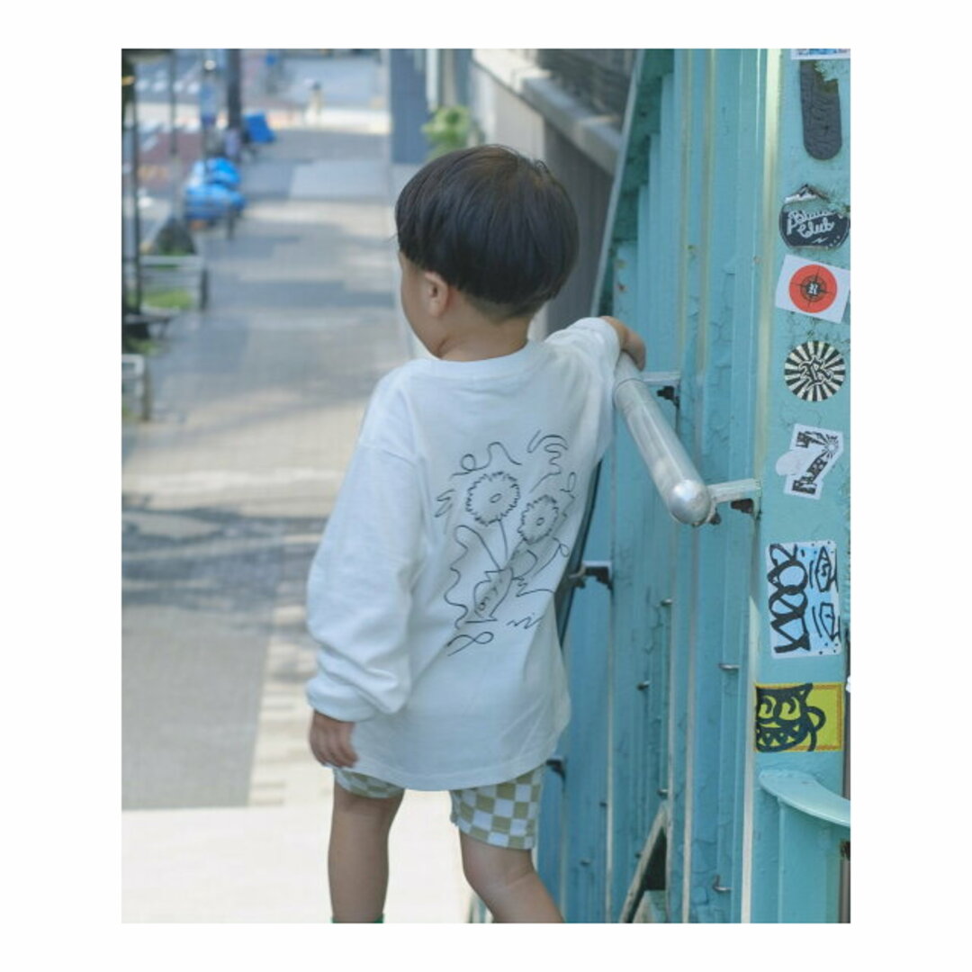 PAL GROUP OUTLET(パルグループアウトレット)の【オフホワイト】【Kastane】【KIDS】SIXSENCE FLOWERロンT キッズ/ベビー/マタニティのキッズ服女の子用(90cm~)(Tシャツ/カットソー)の商品写真