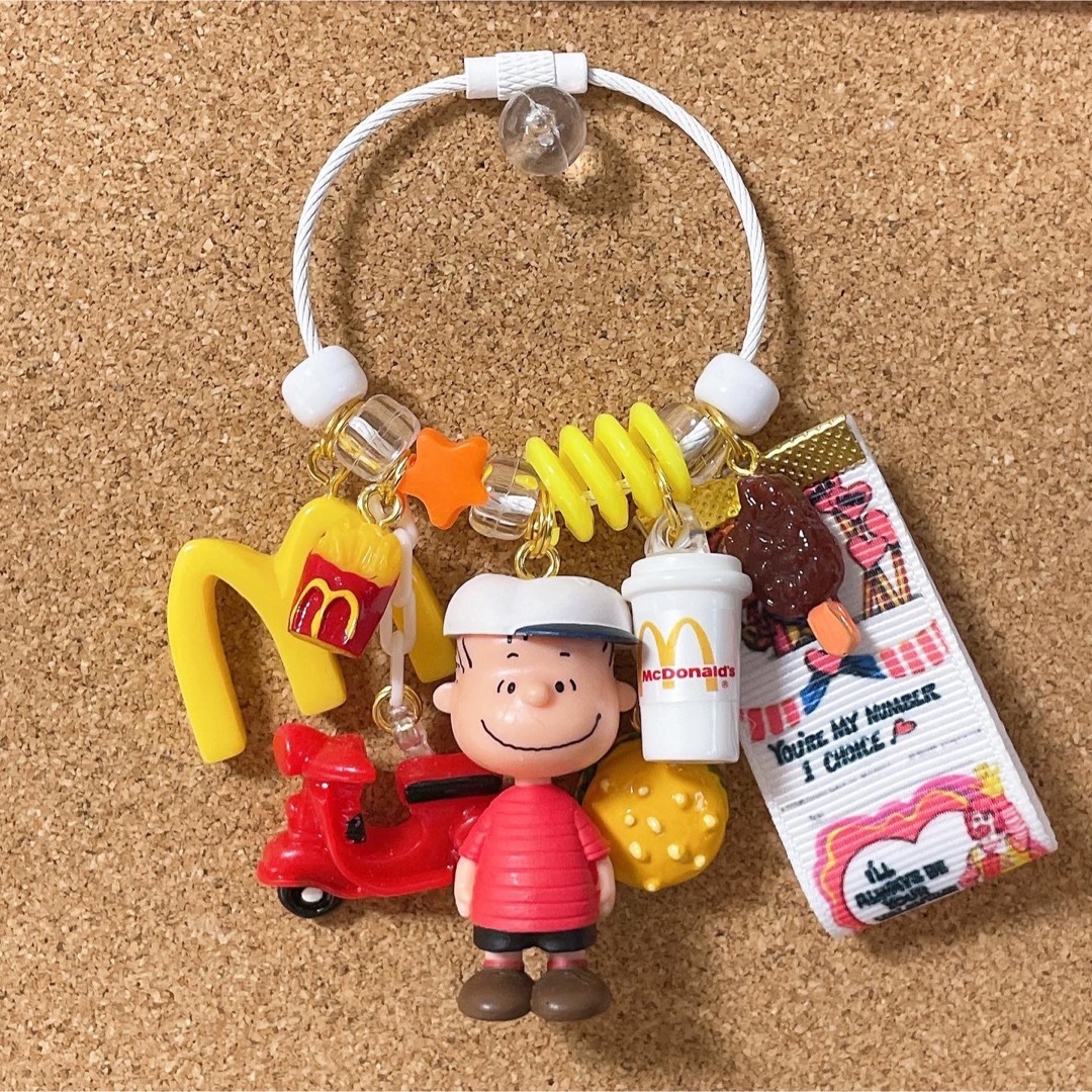 SNOOPY(スヌーピー)の今日もパワーチャージは💪✨大好きなハンバーガー👦🍔❤️✨キーホルダー ハンドメイドのアクセサリー(キーホルダー/ストラップ)の商品写真