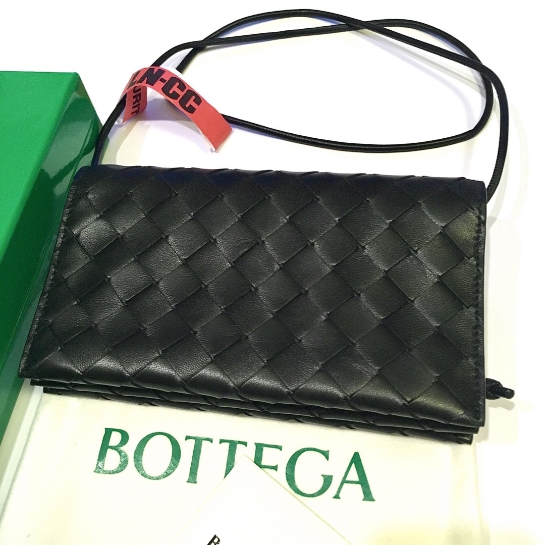 新品正規品 BOTTEGA VENETA イントレチャート ストラップウォレット