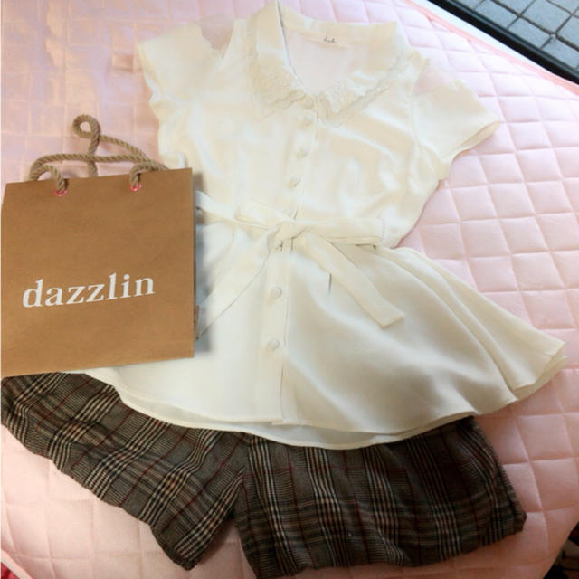 dazzlin(ダズリン)のさっさ様 レディースのトップス(シャツ/ブラウス(半袖/袖なし))の商品写真