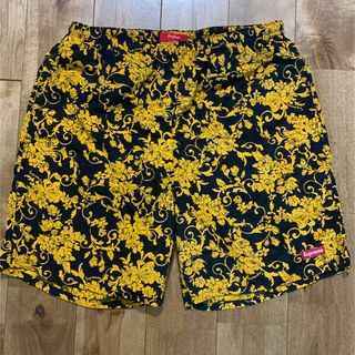 シュプリーム(Supreme)のSupreme Nylon Water Short Black Floral M(ショートパンツ)