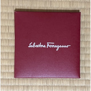 サルヴァトーレフェラガモ(Salvatore Ferragamo)のフェラガモ　ハンカチサイズギフトボックス(ショップ袋)