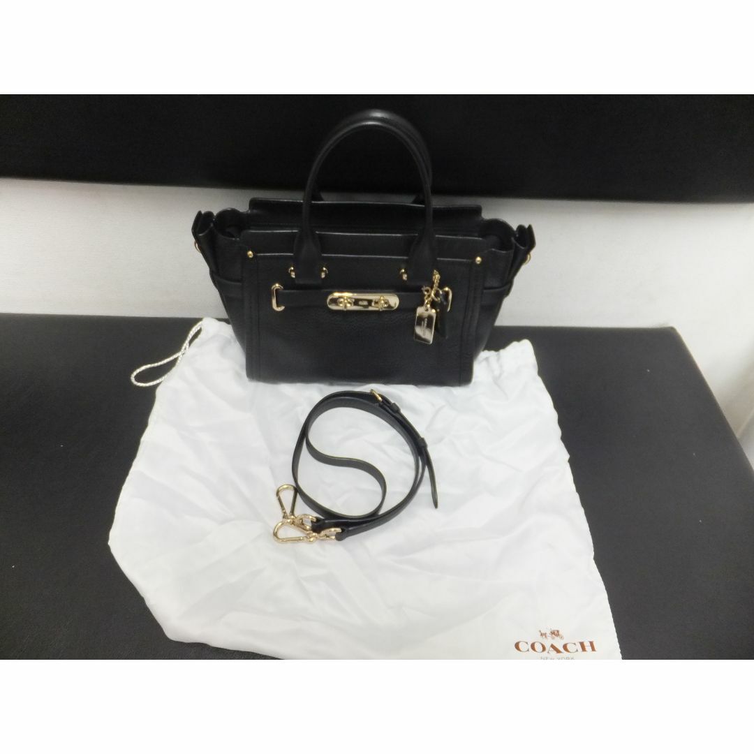 COACH - コーチ 2WAYハンドバッグ スワッガー27 キャリーオール レザー黒