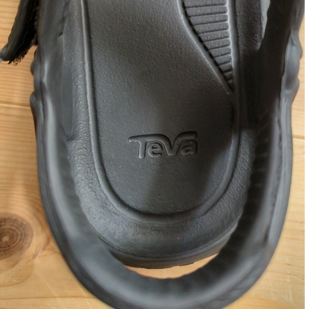 Teva(テバ)のこりん様専用！テバ ハリケーンドリフト キッズ サンダル  21cm ブラック キッズ/ベビー/マタニティのキッズ靴/シューズ(15cm~)(サンダル)の商品写真