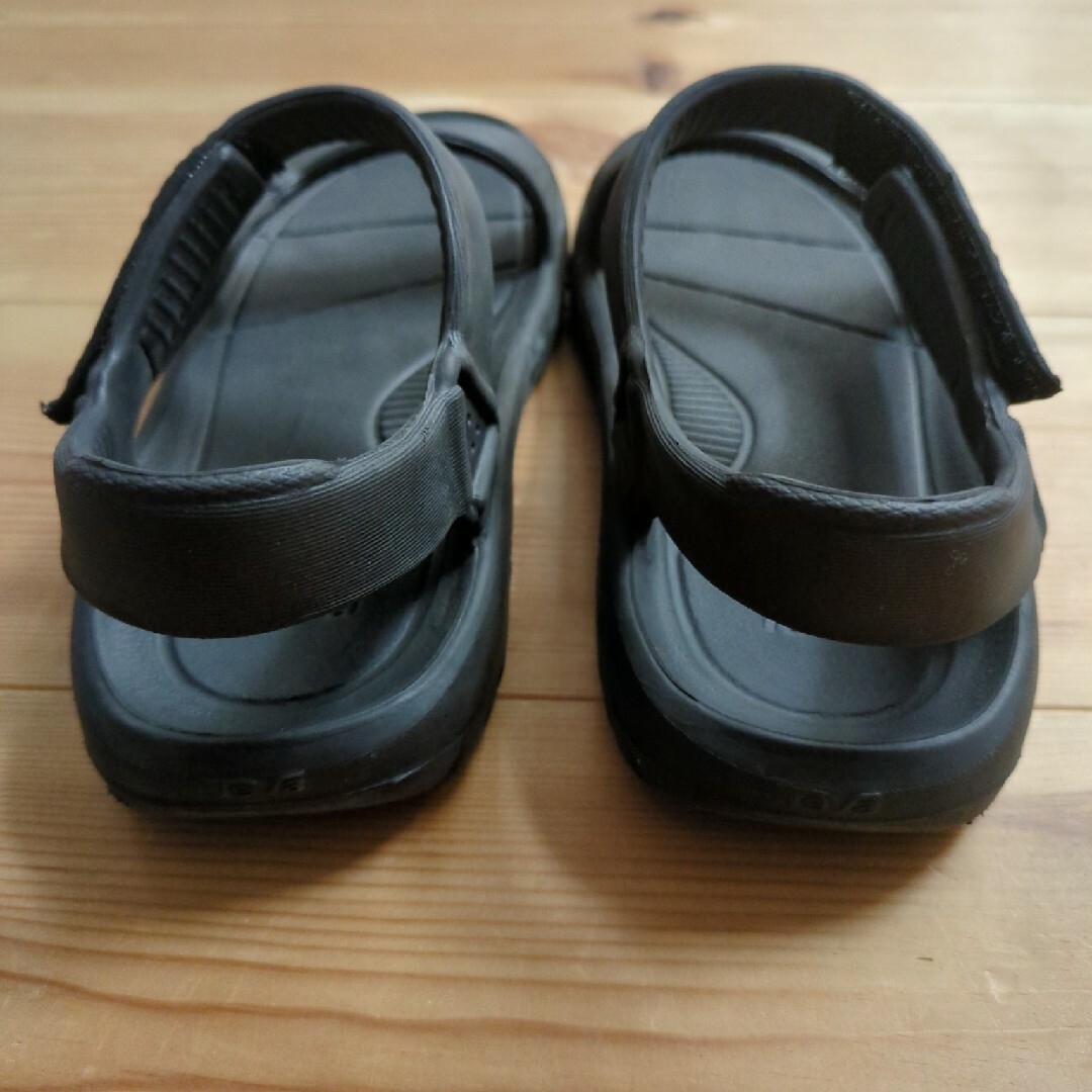 Teva(テバ)のこりん様専用！テバ ハリケーンドリフト キッズ サンダル  21cm ブラック キッズ/ベビー/マタニティのキッズ靴/シューズ(15cm~)(サンダル)の商品写真