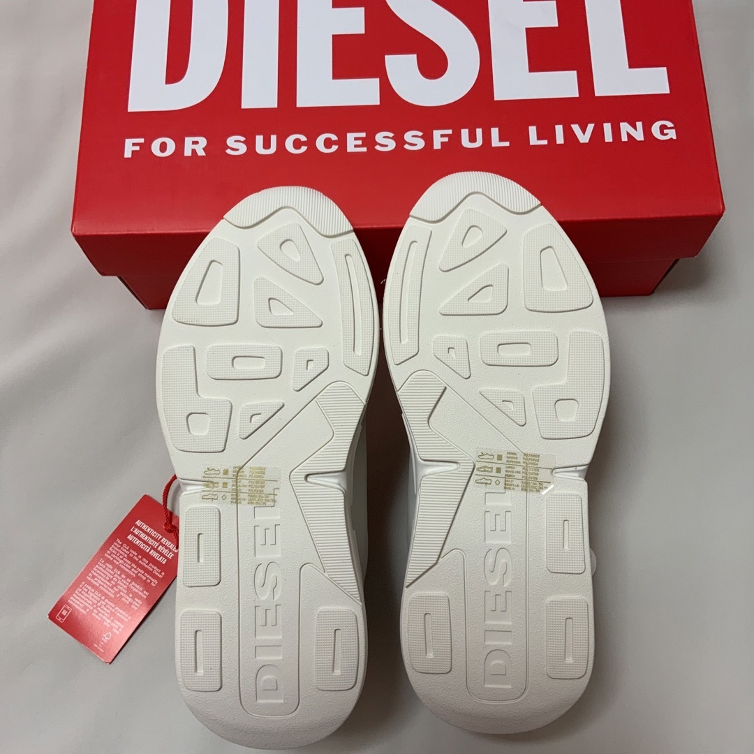 DIESEL(ディーゼル)の洗練　DIESEL　S-Serendipity Light　ホワイト　25.5 メンズの靴/シューズ(スニーカー)の商品写真