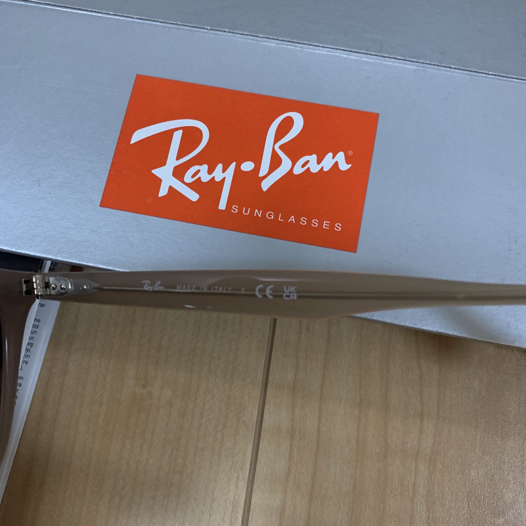 Ray-Ban(レイバン)のRB4258F レイバンサングラス　ベージュ メンズのファッション小物(サングラス/メガネ)の商品写真