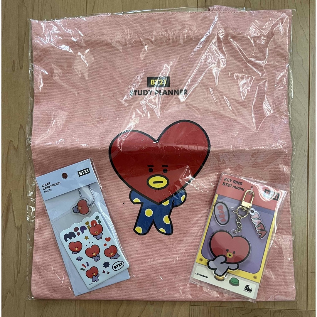 BT21(ビーティーイシビル)のTATAセット エンタメ/ホビーのエンタメ その他(その他)の商品写真