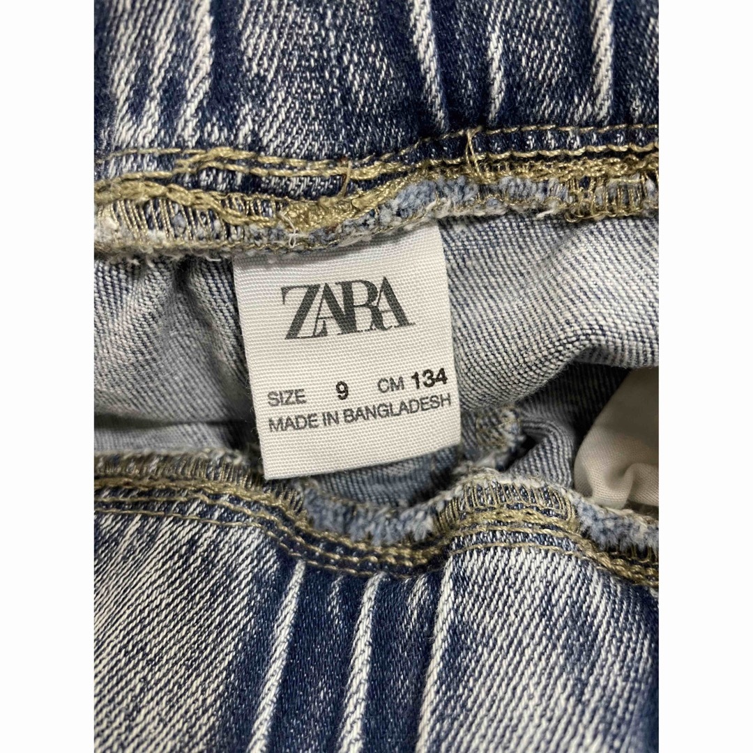 ZARA(ザラ)のデニム　キッズ　 キッズ/ベビー/マタニティのキッズ服男の子用(90cm~)(パンツ/スパッツ)の商品写真