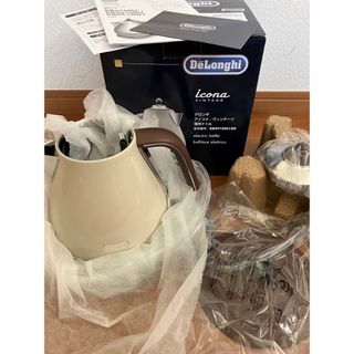 デロンギ(DeLonghi)のデロンギ＊アイコナ・ヴィンテージ　コレクション電気ケトル＊ドルチェベージュ(電気ケトル)