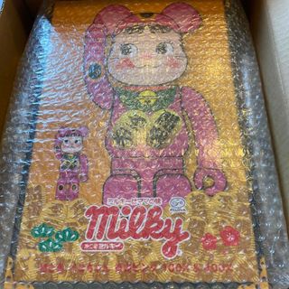 メディコムトイ(MEDICOM TOY)のBE@RBRICK 招き猫 ペコちゃん 蛍光ピンク 100％400％(その他)