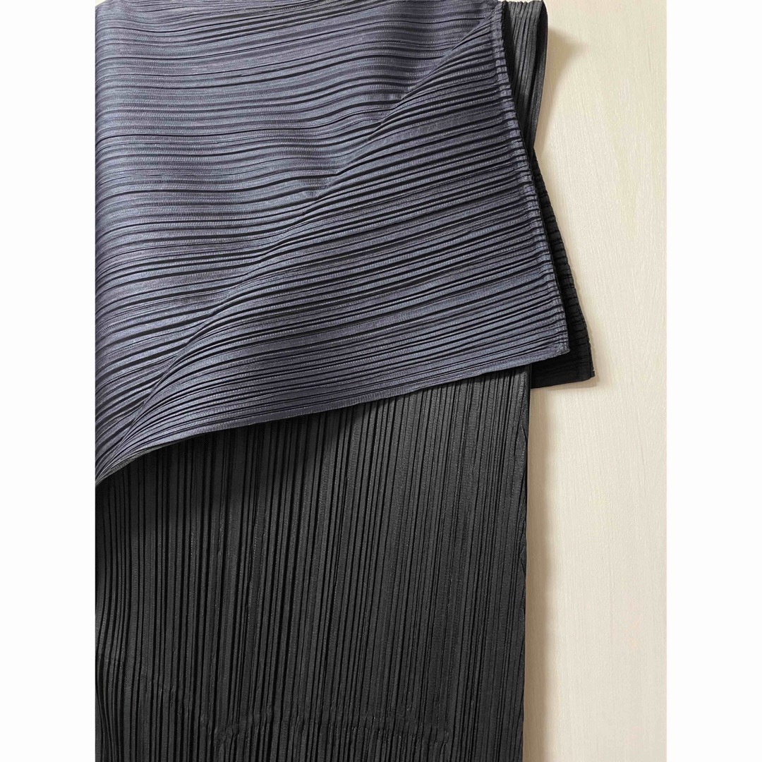 PLEATS PLEASE ISSEY MIYAKE(プリーツプリーズイッセイミヤケ)の新品　プリーツプリーズ  pleats 　7月新作　黒　ブラック系 ワンピース レディースのワンピース(ロングワンピース/マキシワンピース)の商品写真