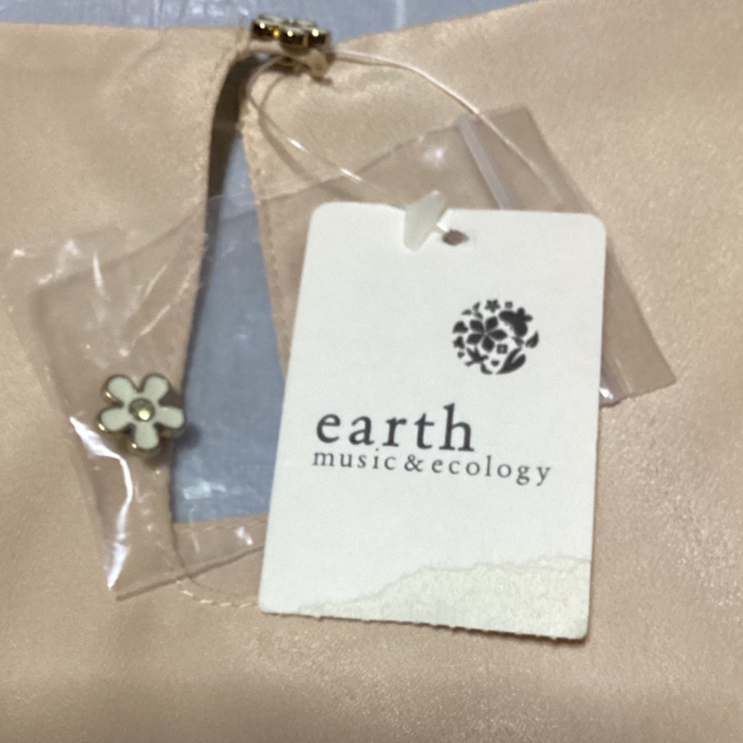 earth music & ecology(アースミュージックアンドエコロジー)の新品未使用タグ付き　earth アース　フリルタンクトップ　S レディースのトップス(タンクトップ)の商品写真