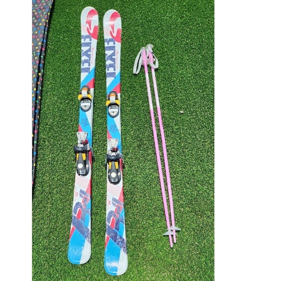 【最終お値下げ】ジュニアスキー板、ストック、スキー板袋セット スポーツ/アウトドアのスキー(その他)の商品写真