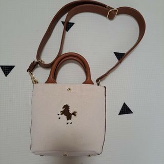 ツルバイマリコオイカワ(TSURU by Mariko Oikawa)のセブンテンバイミホカワヒト　馬バッグ　ショルダー　バケツ型(ショルダーバッグ)