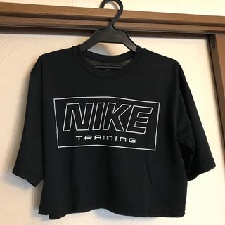 ナイキ(NIKE)のNIKEレディース  ショート丈tシャツ ジム ヨガ(Tシャツ(半袖/袖なし))