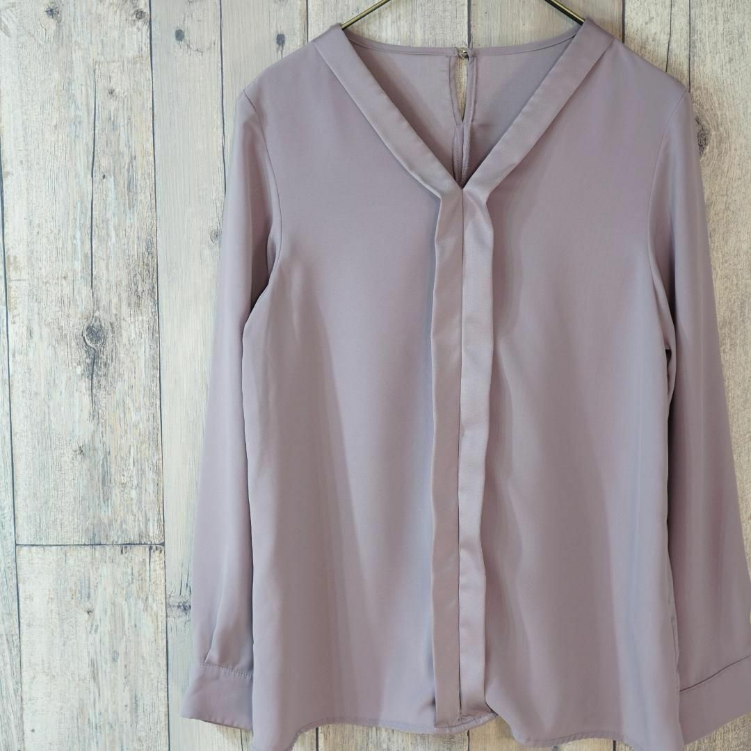 ✨新品 未使用✨Courreges クレージュ ラベンダー色 Vネック