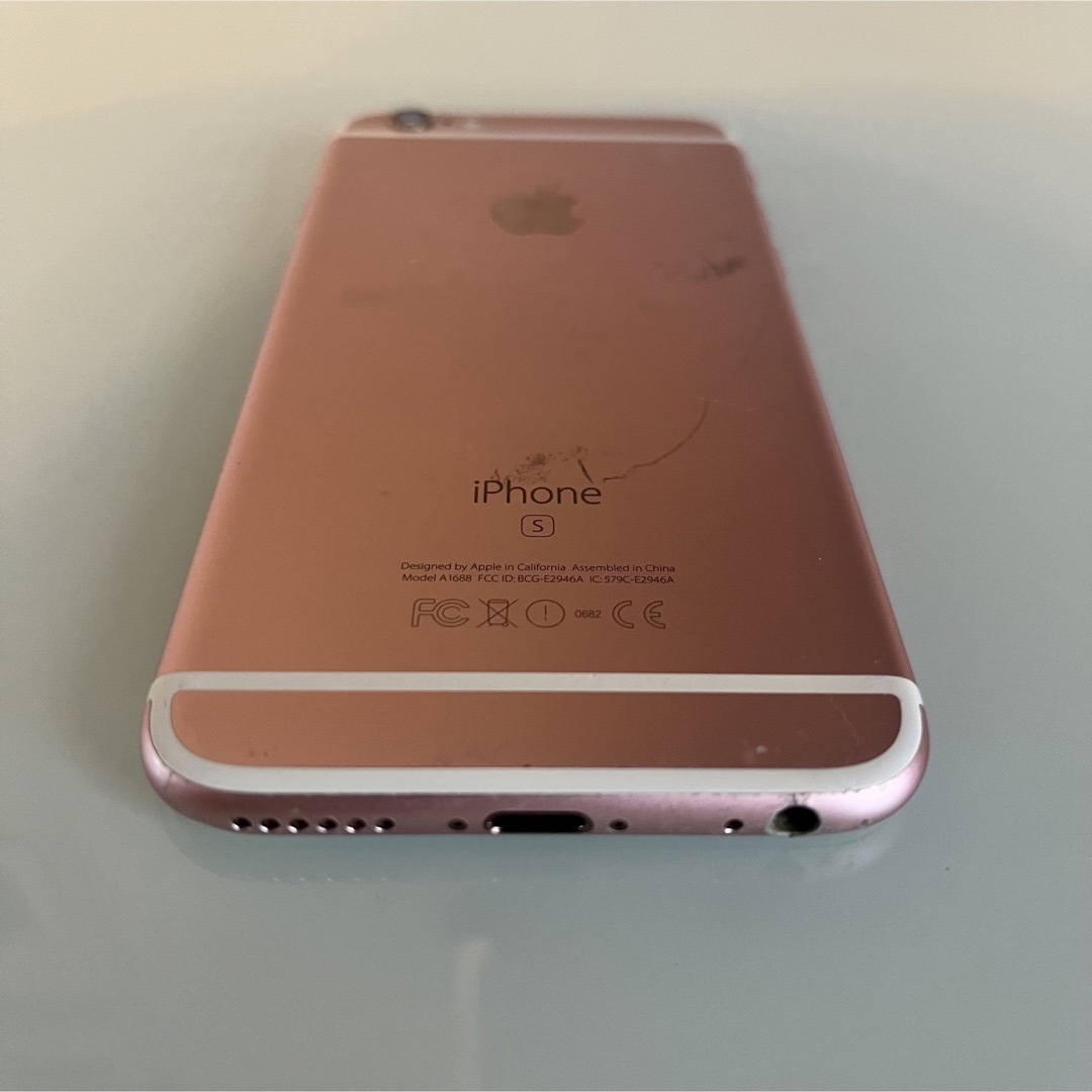 iPhone(アイフォーン)のiPhone 6s Rose Gold 16 GB SIMフリー エンタメ/ホビーのゲームソフト/ゲーム機本体(携帯用ゲーム機本体)の商品写真