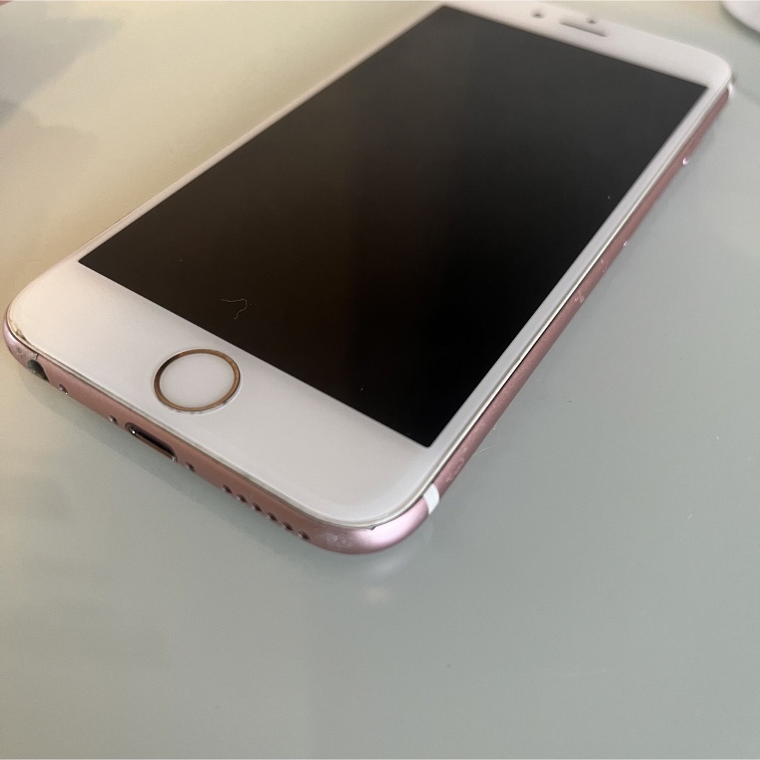 iPhone(アイフォーン)のiPhone 6s Rose Gold 16 GB SIMフリー エンタメ/ホビーのゲームソフト/ゲーム機本体(携帯用ゲーム機本体)の商品写真