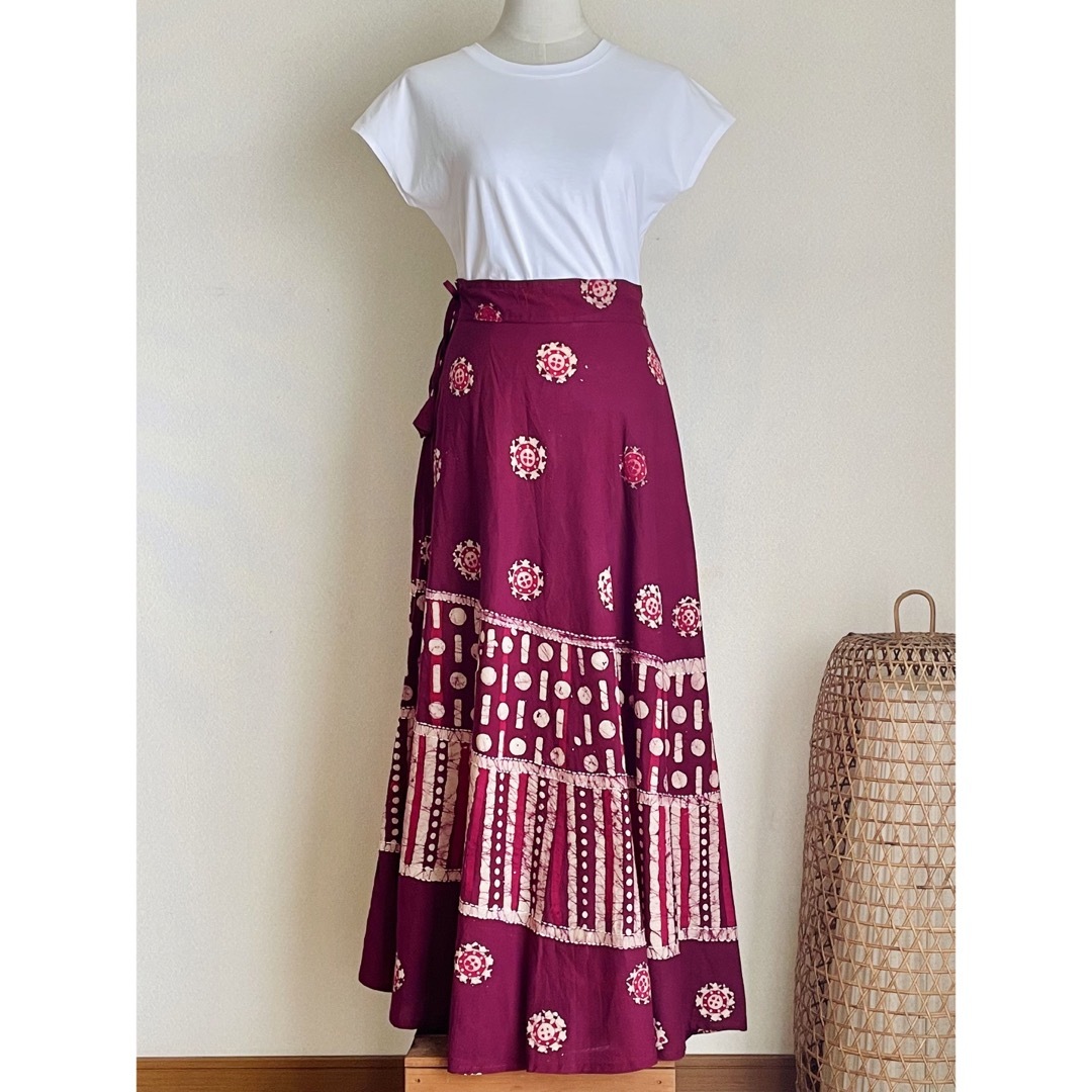 MYU様専用　バティックブロックプリント　インド綿　ロングスカート　ボルドー レディースのスカート(ロングスカート)の商品写真