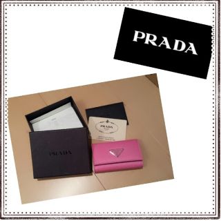 プラダ(PRADA)のPRADA☆美品☆ピンクキーケース☆(財布)