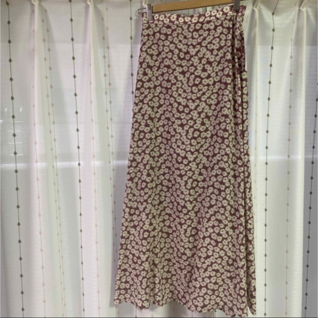 GU(ジーユー)の新品タグ付き GU フレアロングスカート♡ レディースのスカート(ロングスカート)の商品写真