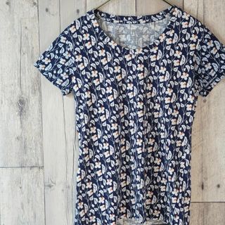 ユニクロ(UNIQLO)のUNIQLO 花柄プリントクルーネックTシャツカットソー ネイビーL(Tシャツ(半袖/袖なし))