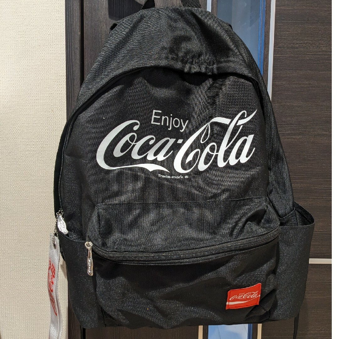 コカ・コーラ(コカコーラ)のコカ・コーラリュックサック黒 レディースのバッグ(リュック/バックパック)の商品写真