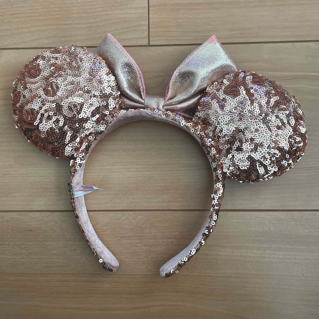 Disney(ディズニー)のディズニー　Disneyカチューシャ　ミニーちゃん レディースのヘアアクセサリー(カチューシャ)の商品写真