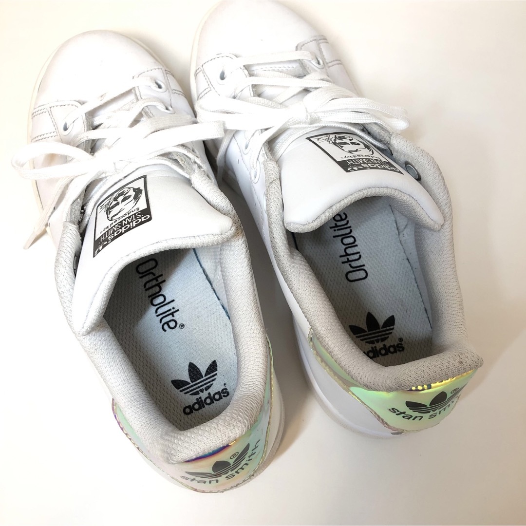 adidas(アディダス)のadidas STAN SMITH スタンスミス スニーカー 白 24cm レディースの靴/シューズ(スニーカー)の商品写真